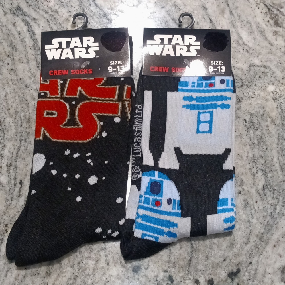 2 pairs mens size 9-13 Star wars crew socks